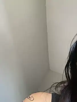 Snapshot of Julinhasz chatting on April 23, 6:32 pm Julinhasz online show from April 23, 6:32 pm