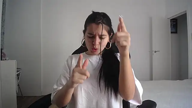 Contantin helena online show from January 6, 1:15 pm