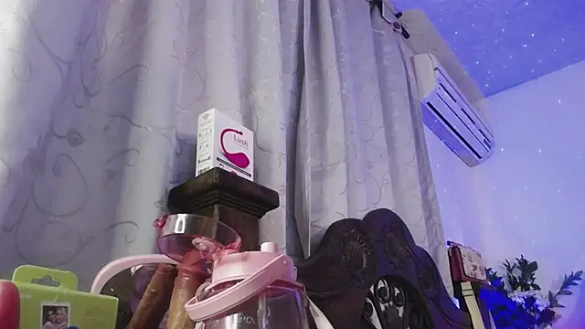 SexyLuna   online show from February 22, 4:40 am