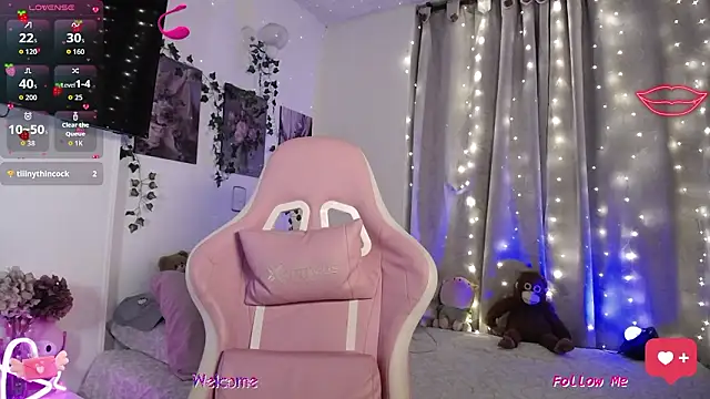 Snapshot of SexyLuna__ chatting on February 25, 1:48 am SexyLuna online show from February 25, 1:48 am