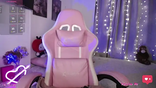 SexyLuna   online show from April 13, 8:42 am