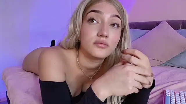 Giaa Ross online show from January 30, 6:00 pm