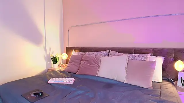 Giaa Ross online show from March 8, 11:48 am