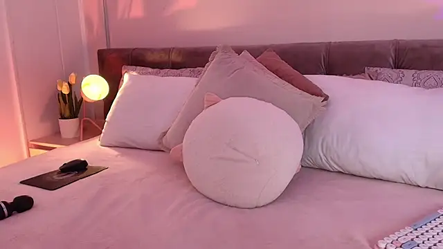 Giaa Ross online show from March 12, 3:18 pm