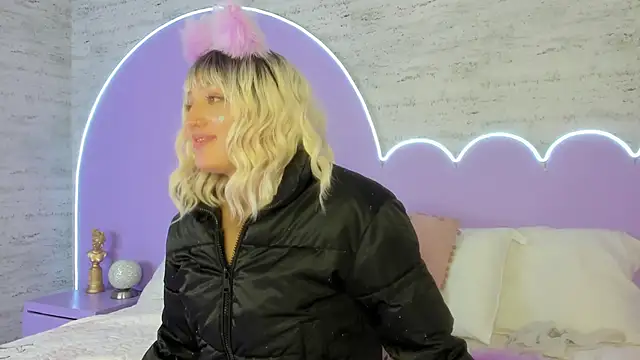 Giaa Ross online show from November 23, 7:52 am