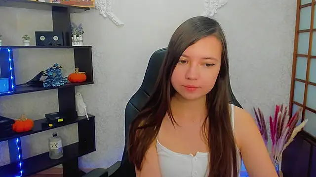 Lina Brownie online show from December 15, 2:08 am