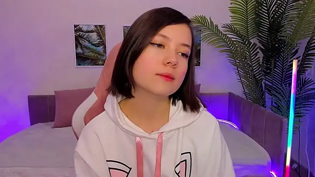 Lina Brownie online show from February 28, 1:47 am