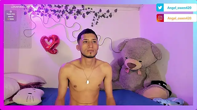 Snapshot of Angel_owen1 chatting on December 4, 11:08 am Angel owen1 online show from December 4, 11:08 am