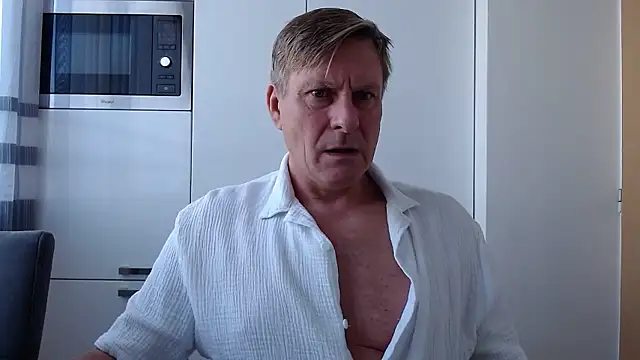 johnnym1 online show from January 19, 10:19 am