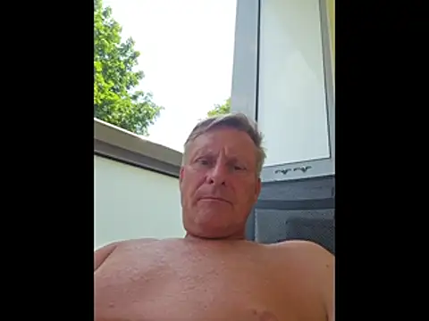Snapshot of johnnym1 chatting on June 26, 11:47 am johnnym1 online show from June 26, 11:47 am