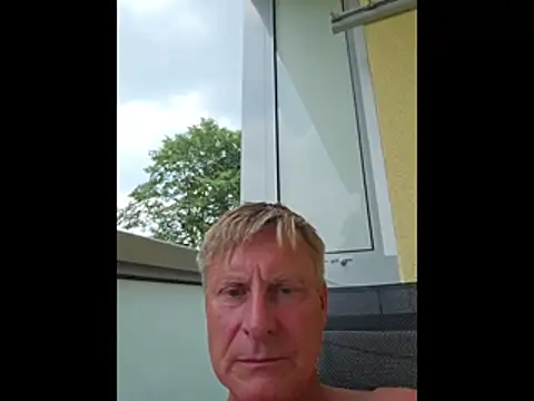 Snapshot of johnnym1 chatting on June 29, 1:44 pm johnnym1 online show from June 29, 1:44 pm