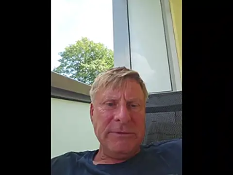 Snapshot of johnnym1 chatting on July 10, 1:58 pm johnnym1 online show from July 10, 1:58 pm