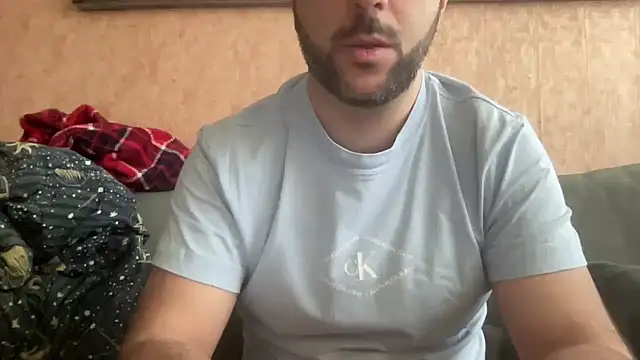 Snapshot of RedDante89 chatting on December 14, 12:23 pm RedDante89 online show from December 14, 12:23 pm