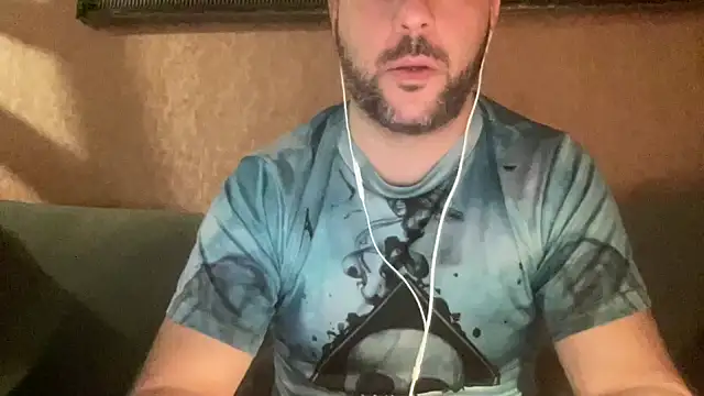 Snapshot of RedDante89 chatting on December 18, 5:10 pm RedDante89 online show from December 18, 5:10 pm