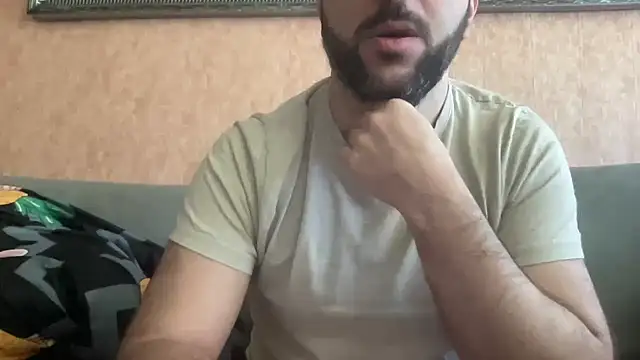 Snapshot of RedDante89 chatting on February 11, 8:48 am RedDante89 online show from February 11, 8:48 am