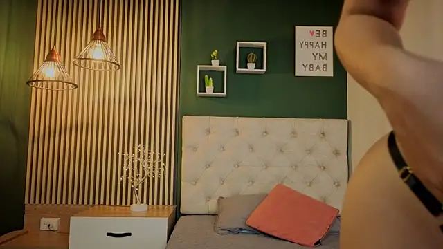 madison little  online show from September 14, 4:50 pm