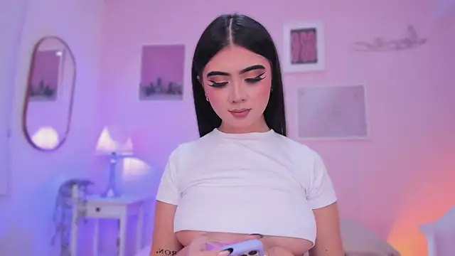 Snapshot of little-natt chatting on February 10, 1:22 pm little-natt online show from February 10, 1:22 pm