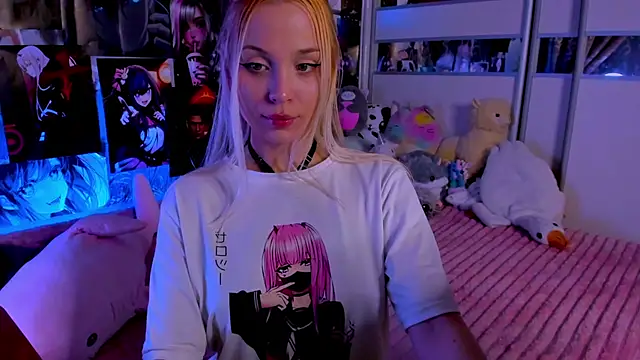 Snapshot of Cute__Pony chatting on April 26, 10:18 pm Cute Pony online show from April 26, 10:18 pm