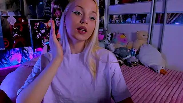 Snapshot of Cute__Pony chatting on May 22, 10:04 pm Cute Pony online show from May 22, 10:04 pm