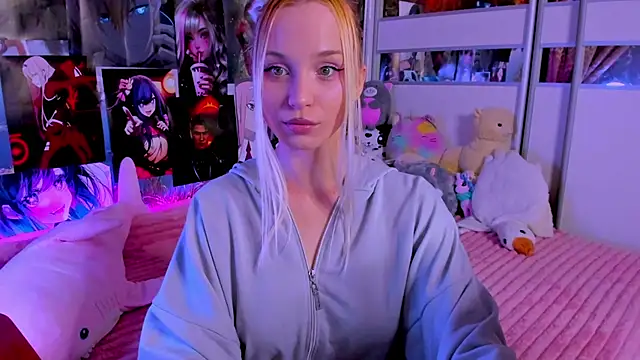Snapshot of Cute__Pony chatting on June 10, 8:19 pm Cute Pony online show from June 10, 8:19 pm