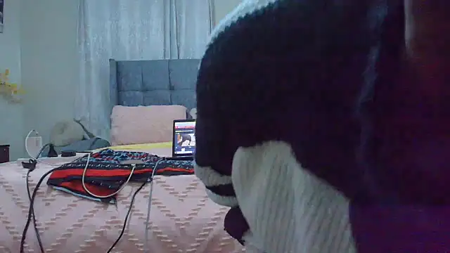 Snapshot of t-NaughtyLicia chatting on April 29, 2:04 am t-NaughtyLicia online show from April 29, 2:04 am