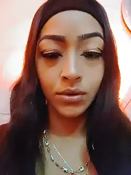 latiinahot online show from August 5, 2:09 pm