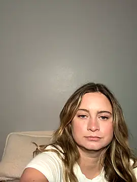 Snapshot of Sophie_Raegan chatting on September 10, 2:39 pm Sophie Raegan online show from September 10, 2:39 pm