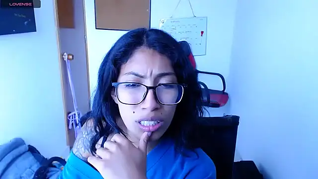 Snapshot of sofia_rosse4 chatting on February 5, 7:07 pm sofia rosse4 online show from February 5, 7:07 pm