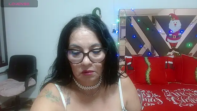 lindaesmeralda online show from December 15, 11:25 am