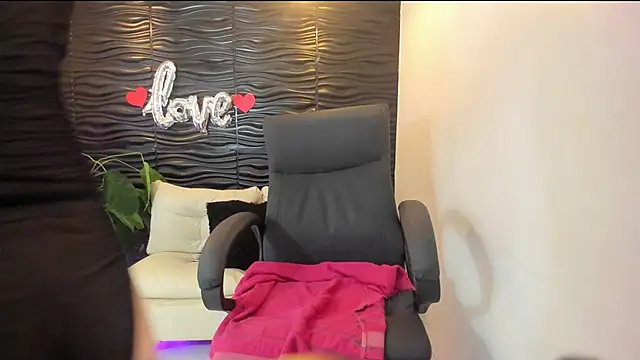 Snapshot of sofia_44 chatting on January 31, 7:11 pm sofia 44 online show from January 31, 7:11 pm