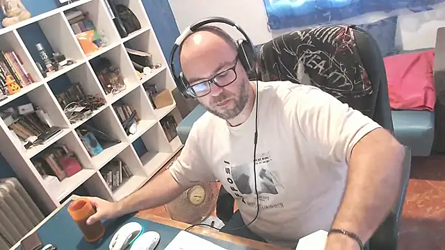 ravingr4d4 online show from September 17, 1:35 pm