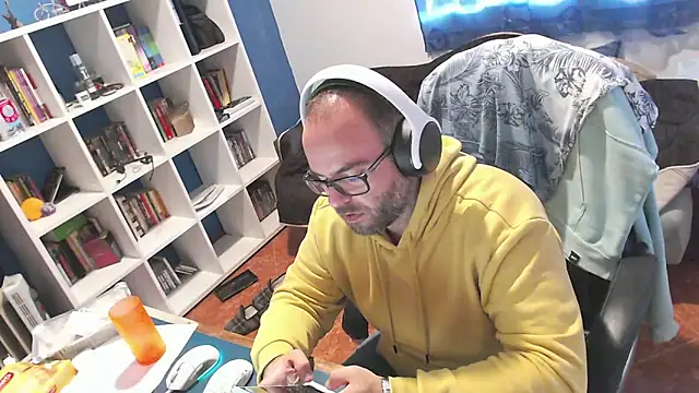 ravingr4d4 online show from November 18, 2:54 pm