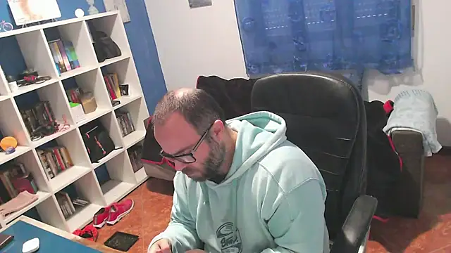 ravingr4d4 online show from December 5, 9:18 am