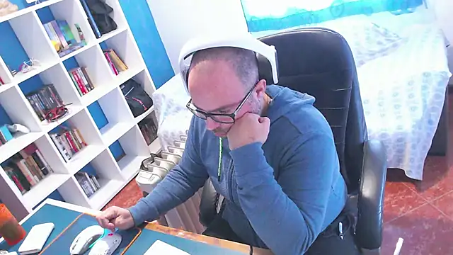 Snapshot of ravingr4d4 chatting on February 8, 1:47 pm ravingr4d4 online show from February 8, 1:47 pm