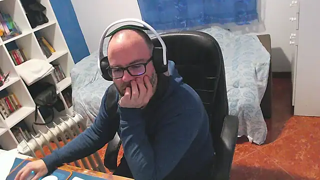 Snapshot of ravingr4d4 chatting on February 10, 9:02 am ravingr4d4 online show from February 10, 9:02 am