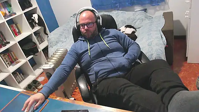 Snapshot of ravingr4d4 chatting on February 10, 10:14 pm ravingr4d4 online show from February 10, 10:14 pm