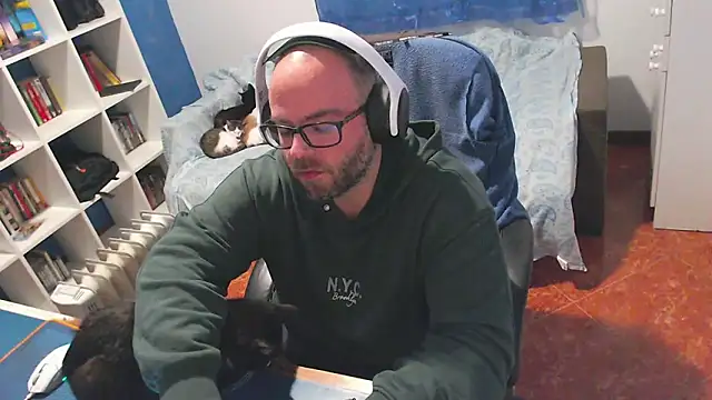 Snapshot of ravingr4d4 chatting on February 12, 11:11 pm ravingr4d4 online show from February 12, 11:11 pm