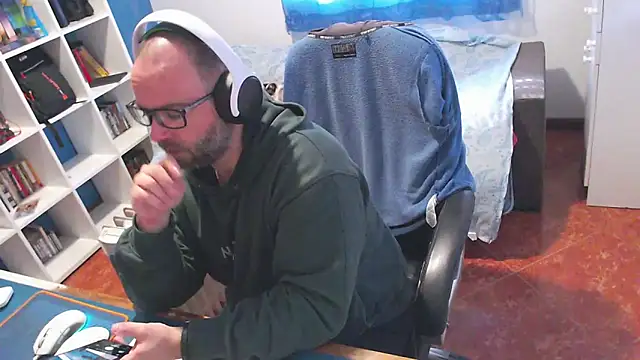 Snapshot of ravingr4d4 chatting on February 13, 11:17 am ravingr4d4 online show from February 13, 11:17 am