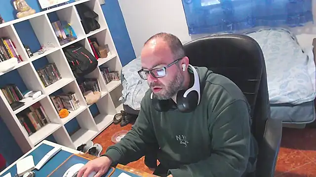 Snapshot of ravingr4d4 chatting on February 17, 10:01 am ravingr4d4 online show from February 17, 10:01 am