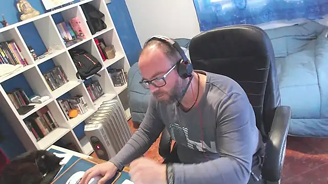 Snapshot of ravingr4d4 chatting on February 24, 12:03 pm ravingr4d4 online show from February 24, 12:03 pm