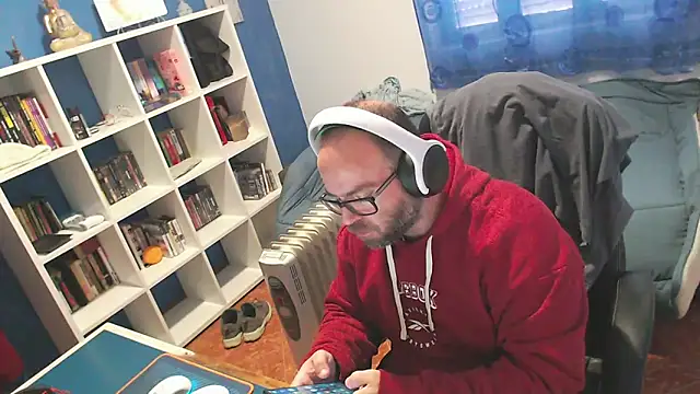 Snapshot of ravingr4d4 chatting on February 25, 1:32 pm ravingr4d4 online show from February 25, 1:32 pm