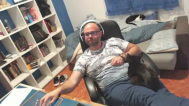 Snapshot of ravingr4d4 chatting on March 4, 11:44 pm ravingr4d4 online show from March 4, 11:44 pm