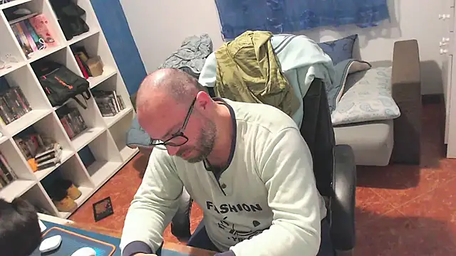 Snapshot of ravingr4d4 chatting on March 12, 12:28 am ravingr4d4 online show from March 12, 12:28 am