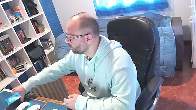 Snapshot of ravingr4d4 chatting on March 16, 9:02 am ravingr4d4 online show from March 16, 9:02 am