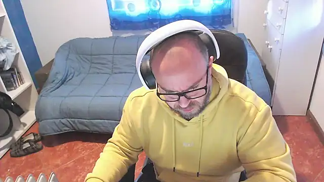 Snapshot of ravingr4d4 chatting on March 17, 9:45 am ravingr4d4 online show from March 17, 9:45 am