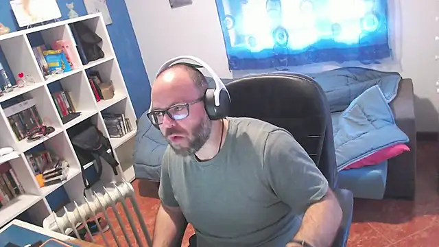 Snapshot of ravingr4d4 chatting on March 25, 9:26 am ravingr4d4 online show from March 25, 9:26 am