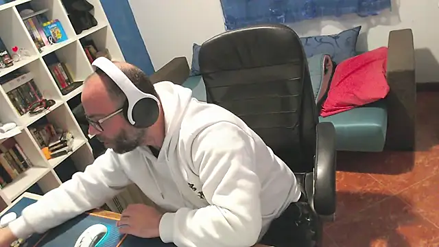 Snapshot of ravingr4d4 chatting on March 28, 9:14 pm ravingr4d4 online show from March 28, 9:14 pm