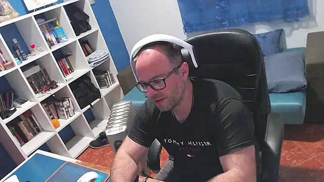 Snapshot of ravingr4d4 chatting on April 4, 7:55 pm ravingr4d4 online show from April 4, 7:55 pm