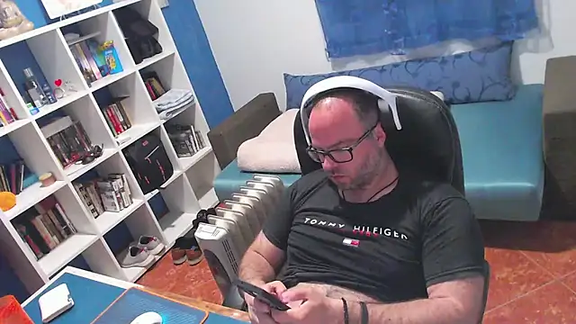 Snapshot of ravingr4d4 chatting on April 5, 9:56 pm ravingr4d4 online show from April 5, 9:56 pm