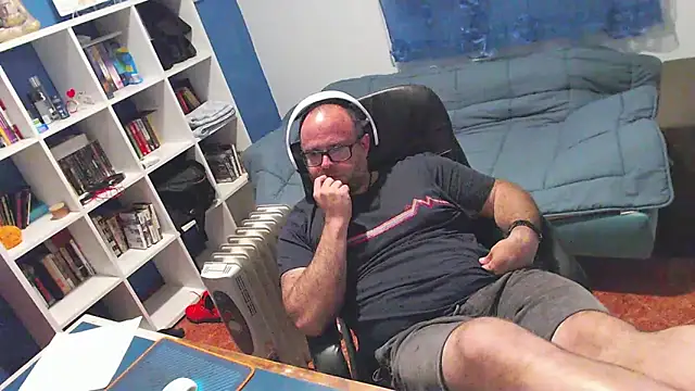 Snapshot of ravingr4d4 chatting on April 6, 9:38 pm ravingr4d4 online show from April 6, 9:38 pm